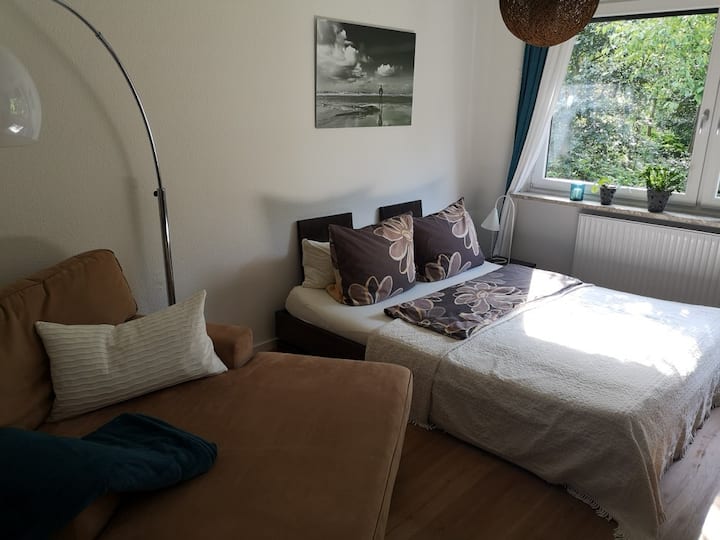 Cozy Room With Workspace Nearby City Center Husum - Husum