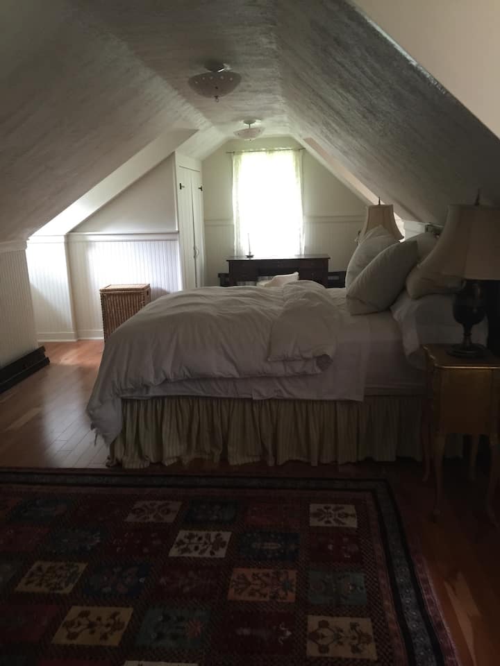 Lovely Guest Room - Purcellville, VA