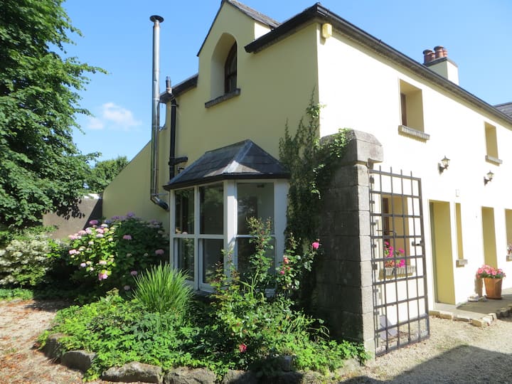 Charming Converted Coach House - Tullow