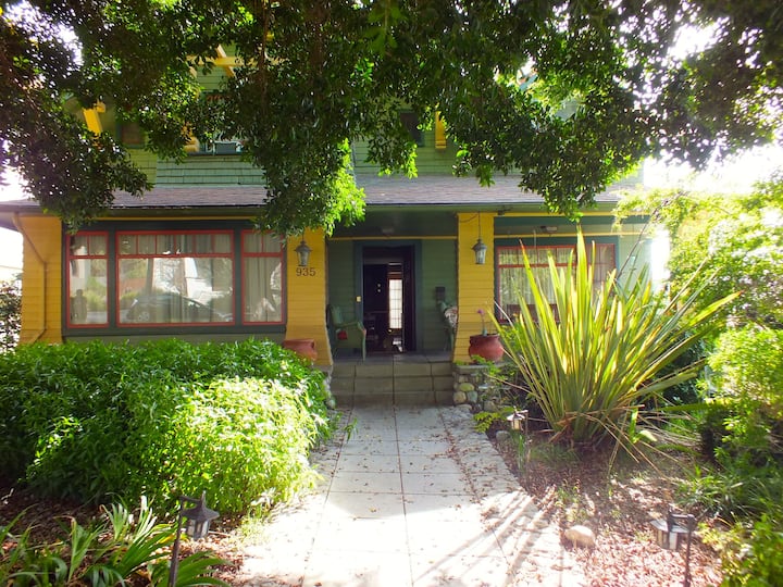 An Historic Retreat In The Heart Of Echo Park - Hollywood, CA