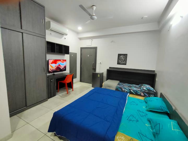 Shrivardhan Homestay Studio Apartment 204 - Indore