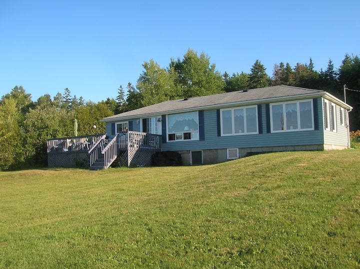 Antigonish County, Nova Scotia Waterfront Cottage - Antigonish