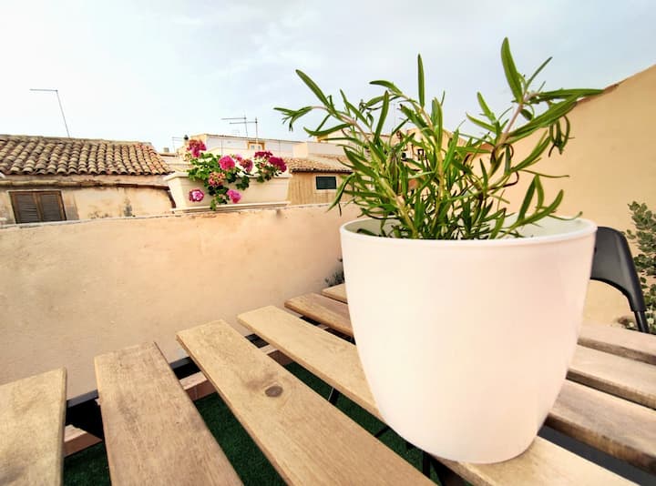 Cozy Apartment In Ortigia With Rooftop! - Syrakus