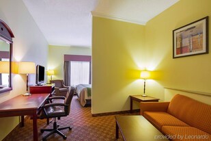 Comfort Inn & Suites Port Arthur Area - Beaumont, TX