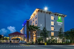 Holiday Inn Express & Suites St. Petersburg - Madeira Beach - Treasure Island, FL