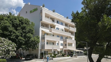 Aparthotel Flora - Makarska Riviera