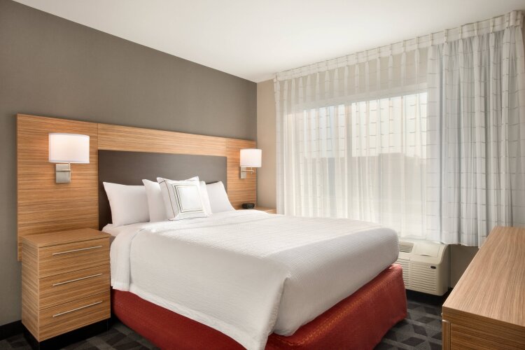 Towneplace Suites By Marriott Milwaukee Grafton - Grafton, WI