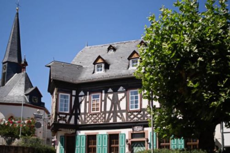Hotel & Weinhaus Zur Krone - Schlangenbad