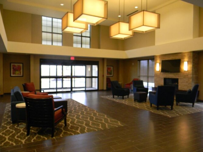 Comfort Suites Youngstown North - Youngstown