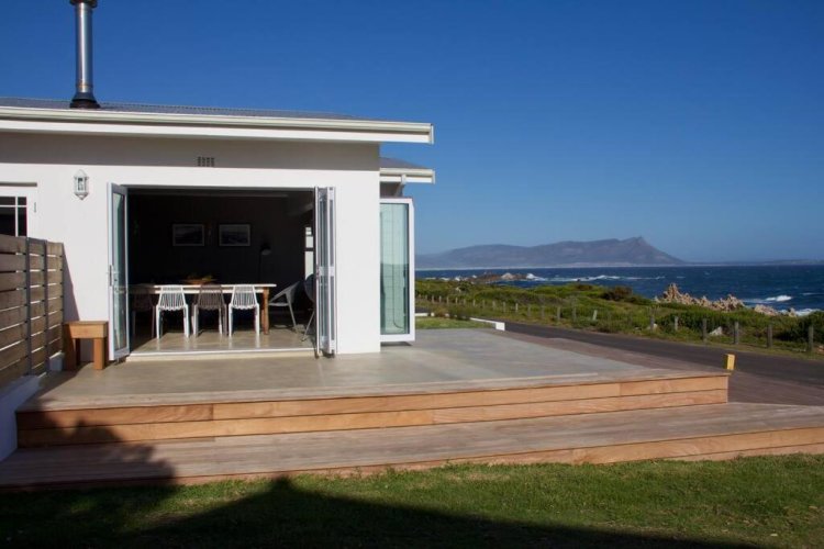 Seafront House With A View - Kleinmond