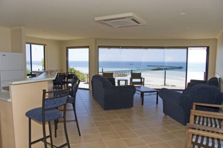 Cliff House Beachfront Villas - Wallaroo, South Australia