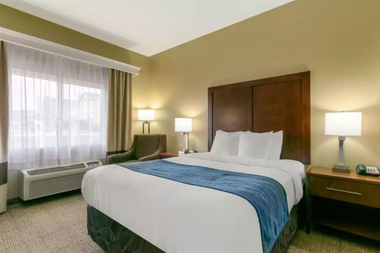 Comfort Inn & Suites Near University Of Wyoming - Laramie