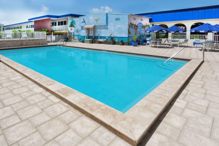 Days Inn By Wyndham Fort Myers Springs Resort - 포트마이어스