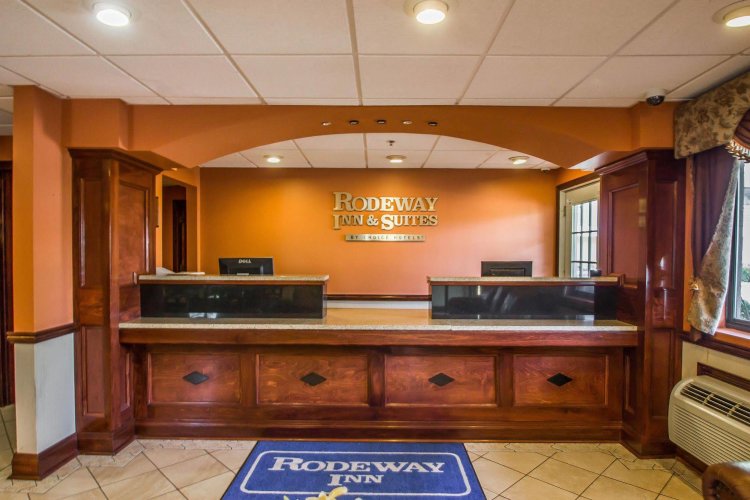 Rodeway Inn & Suites - Litchfield, CT