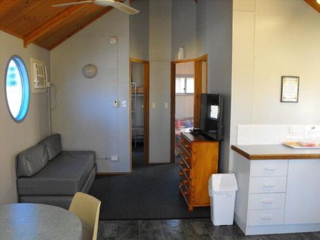 Tuncurry Cabin Rentals at the Best Price cozycozy