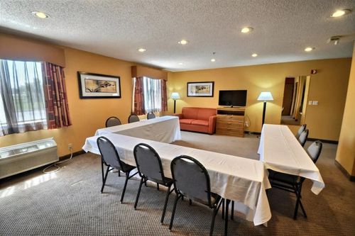 Pearl Lake, Redgranite airbnb, hotels and vacation rentals