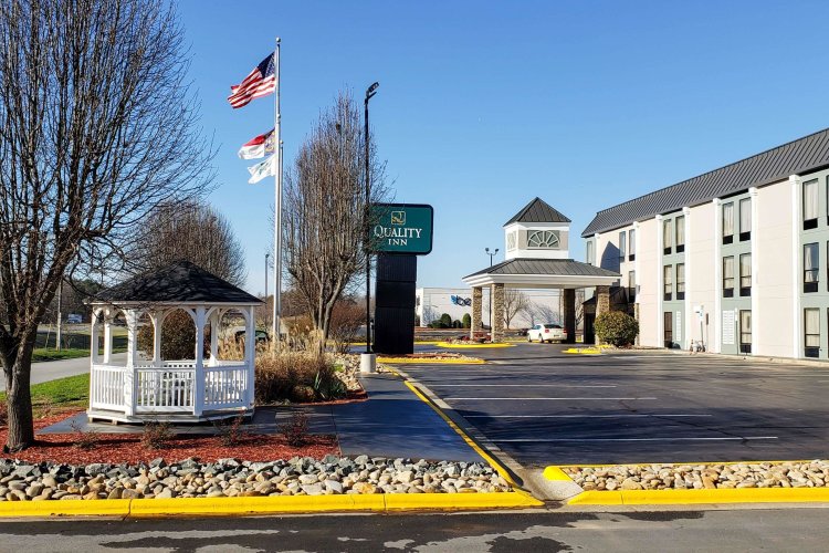 Quality Inn & Suites - Lexington
