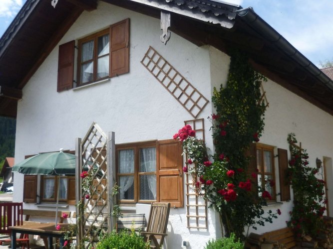 Delightful Holiday Home In Unterammergau With Terrace - Unterammergau