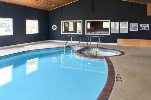 Pearl Lake, Redgranite airbnb, hotels and vacation rentals