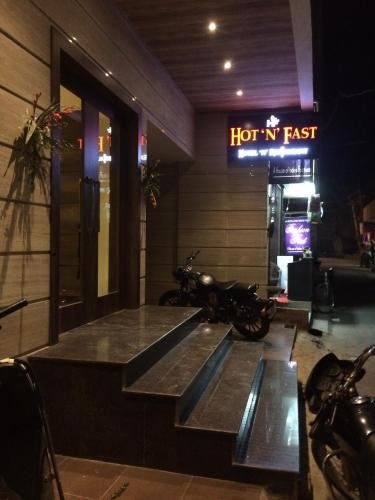 Oyo 40791 Hotel Hot N Fast - Suratgarh