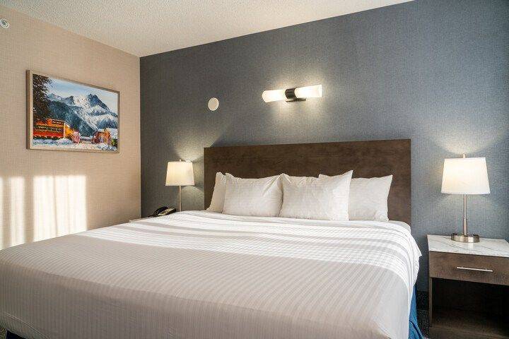 Hôtel ∙ Standard Room 1 King - Banff, AB, Canada