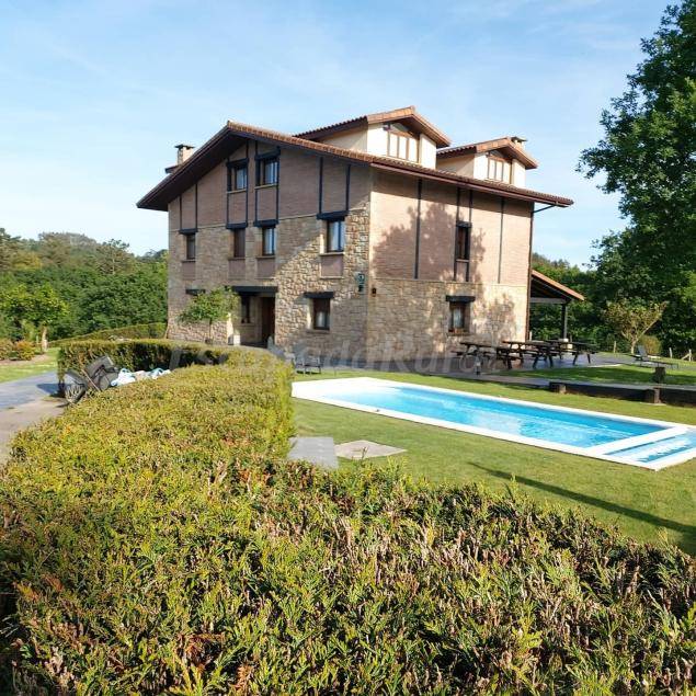 Casa Rural ∙ 6 Habitaciones ∙ 16 Personas - Basque Country