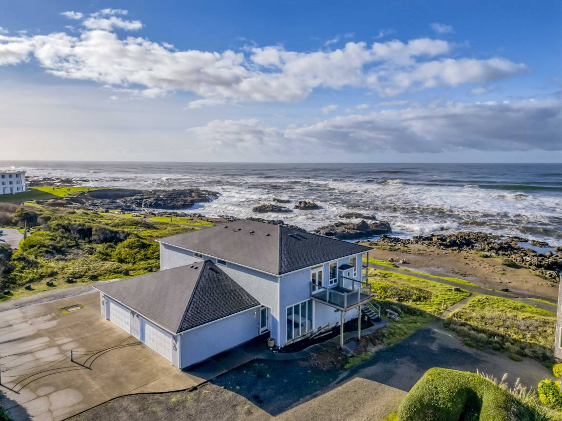 186 M² House ∙ 3 Bedrooms ∙ 8 Guests - Yachats, OR