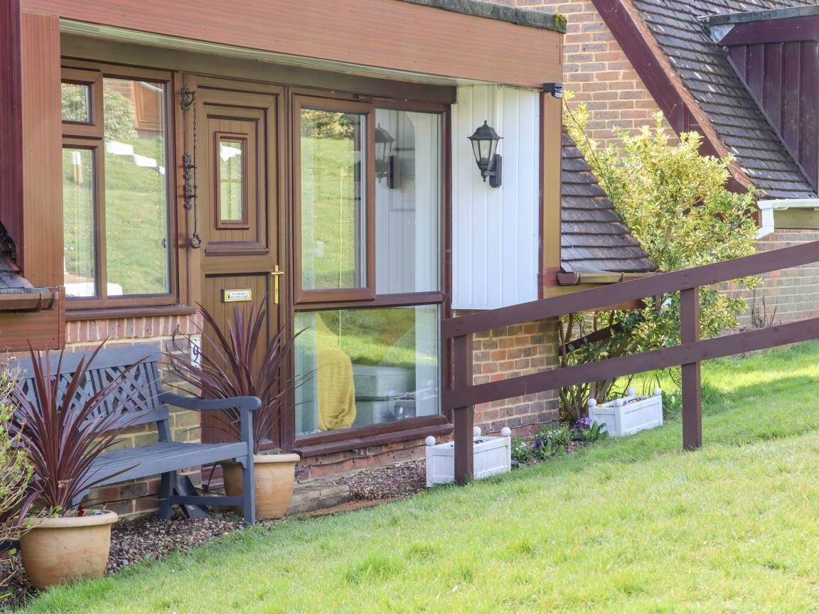 105 M² Cottage ∙ 2 Bedrooms ∙ 4 Guests - East Sussex