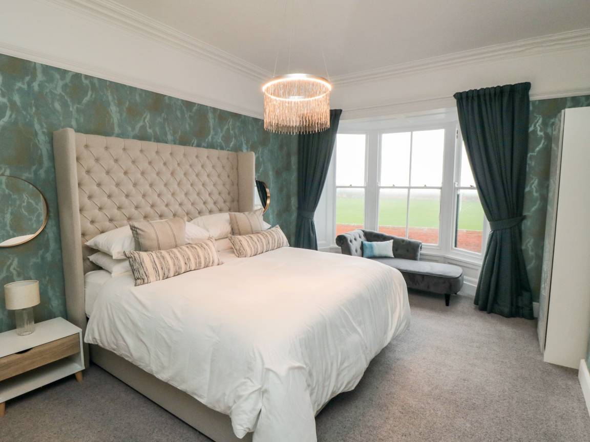 145 M² Cottage ∙ 4 Bedrooms ∙ 8 Guests - Hartlepool