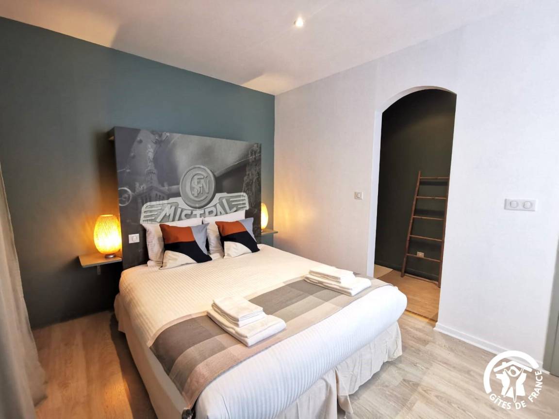 Hotel ∙ Double Room, Shower, Toilet, 1 Bed Room - Lamalou-les-Bains