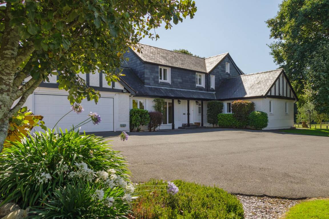 Cottage ∙ 5 Bedrooms ∙ 8 Guests - Isle of Man
