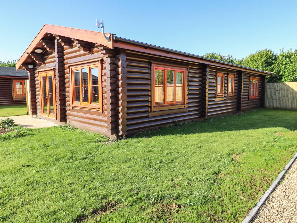 105 M² Cottage ∙ 2 Bedrooms ∙ 4 Guests - Lincolnshire