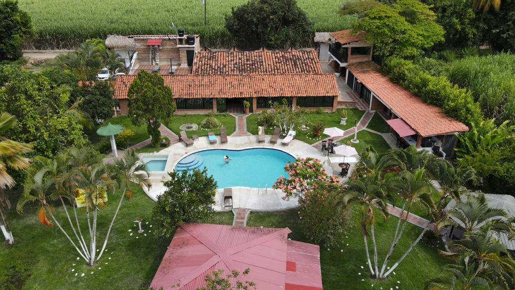 530 M² Villa ∙ 10 Bedrooms ∙ 35 Guests - Chocó