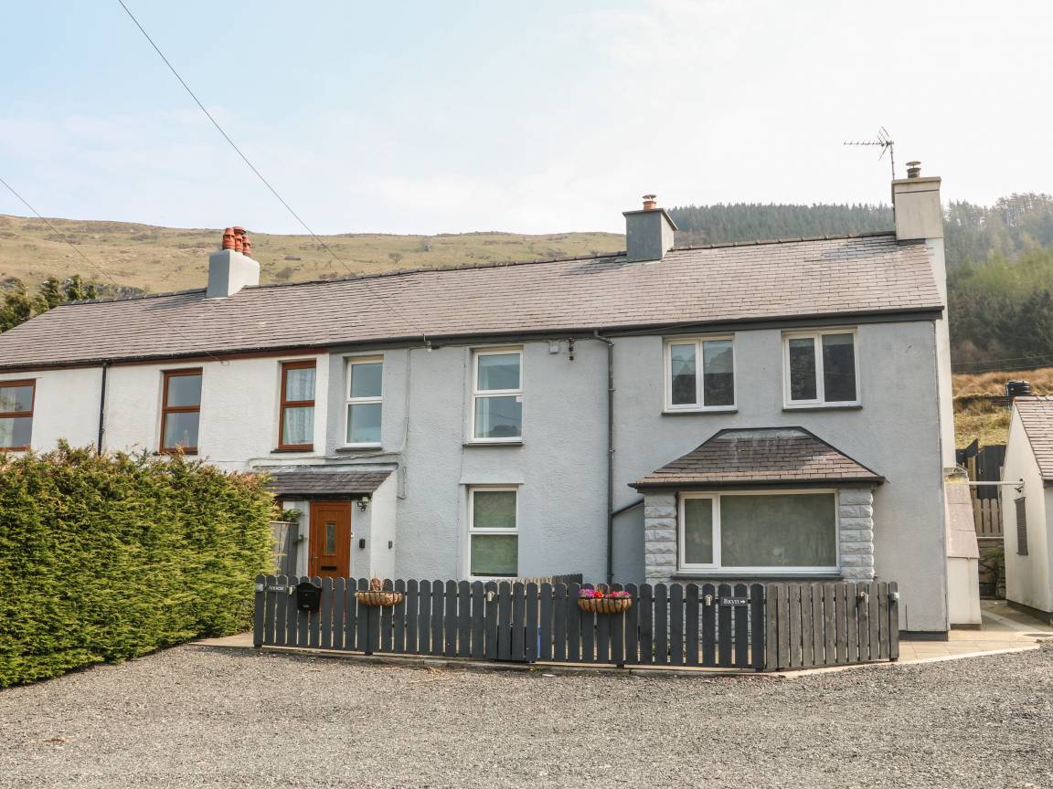 130 M² Cottage ∙ 3 Bedrooms ∙ 5 Guests - Anglesey