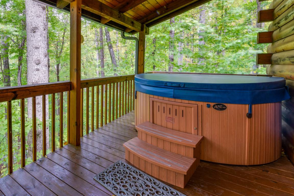 95 M² House ∙ 2 Bedrooms ∙ 6 Guests - Maggie Valley, NC