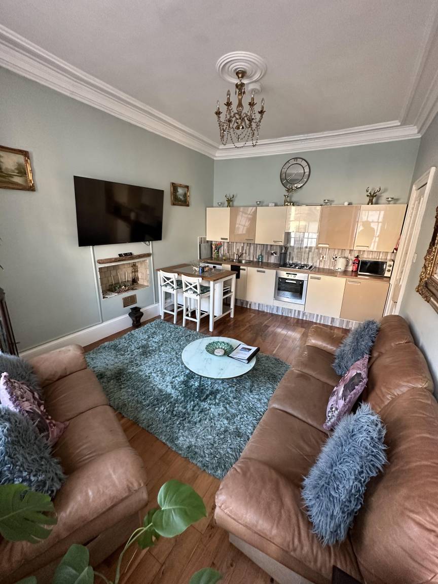 75 M² Apartment ∙ 2 Bedrooms ∙ 4 Guests - Ayr