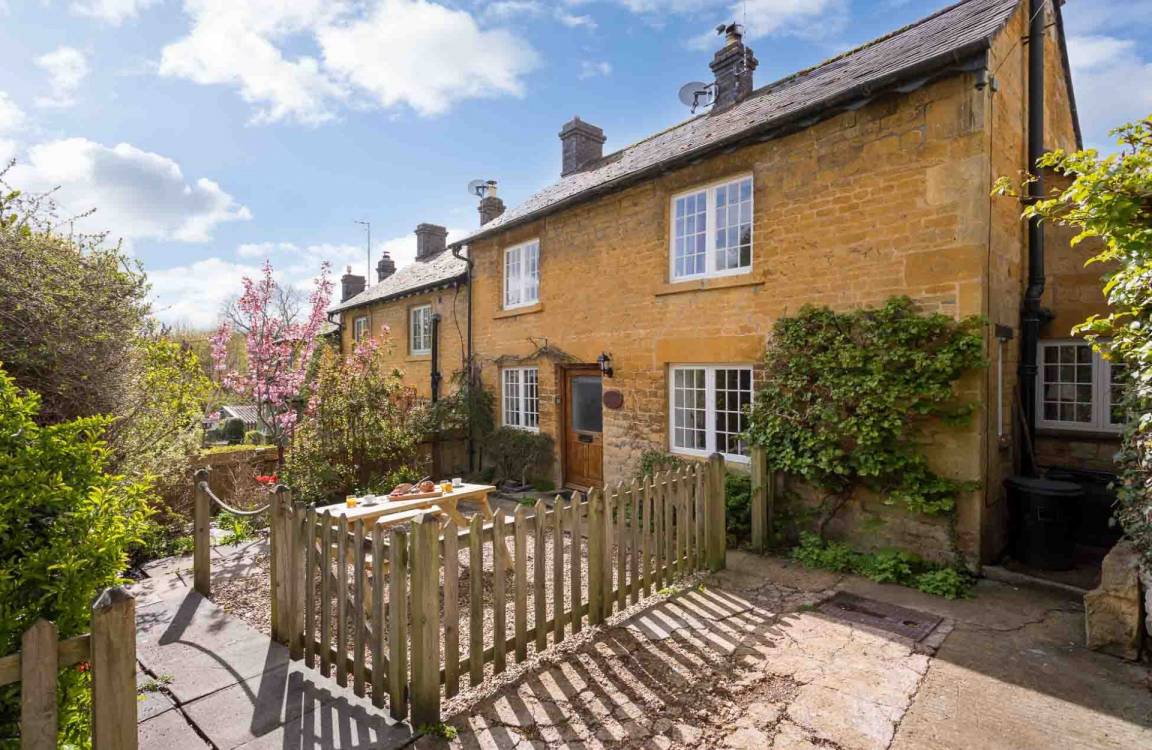 105 M² Cottage ∙ 2 Bedrooms ∙ 4 Guests - Gloucestershire