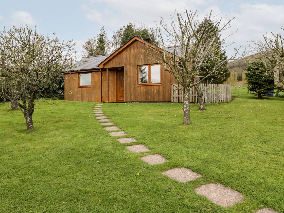 105 M² Cottage ∙ 2 Bedrooms ∙ 4 Guests - Worcestershire