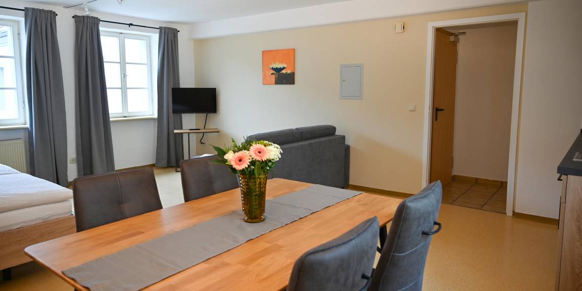 37 M² Apartment ∙ 4 Guests - Saarburg
