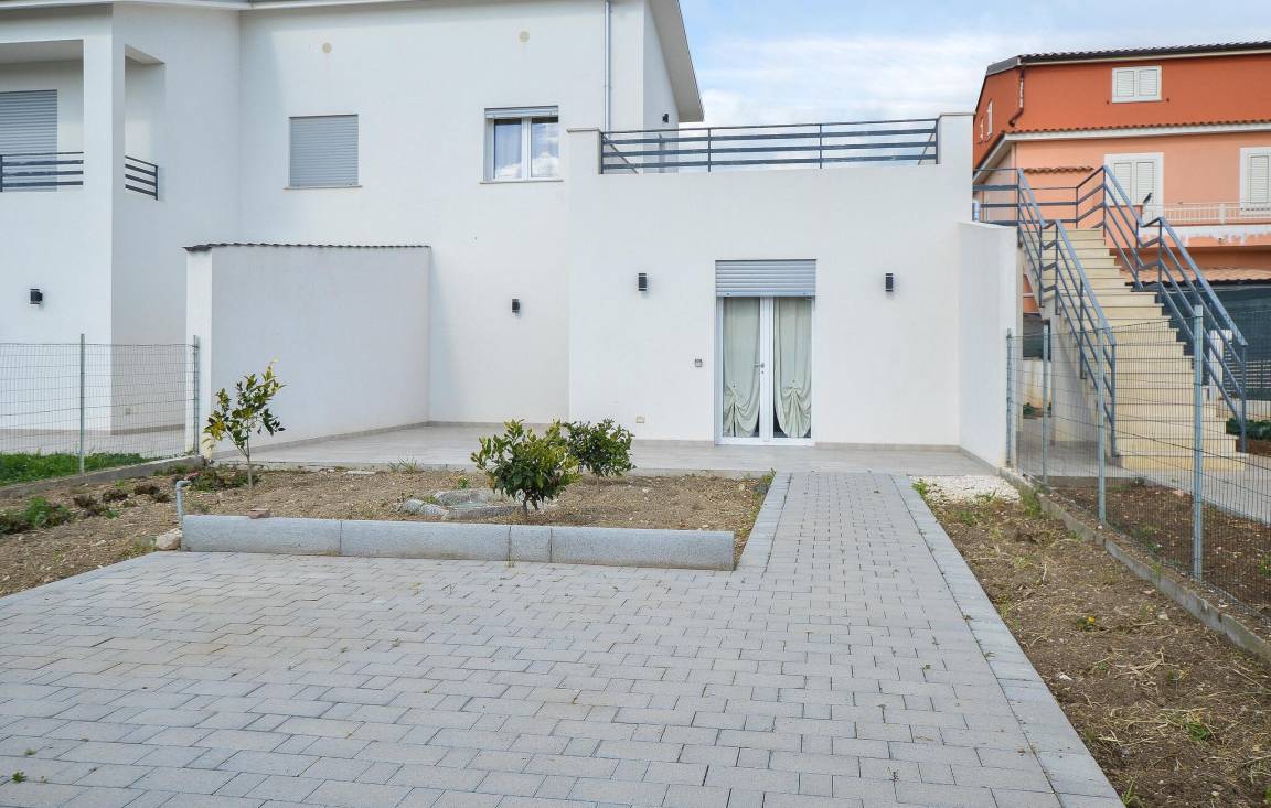 66 M² House ∙ 2 Bedrooms ∙ 5 Guests - Realmonte
