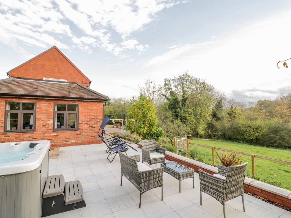 160 M² Cottage ∙ 5 Bedrooms ∙ 10 Guests - Worcestershire