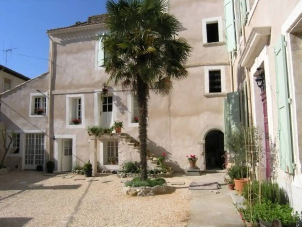 150 M² House ∙ 3 Bedrooms ∙ 8 Guests - Capestang
