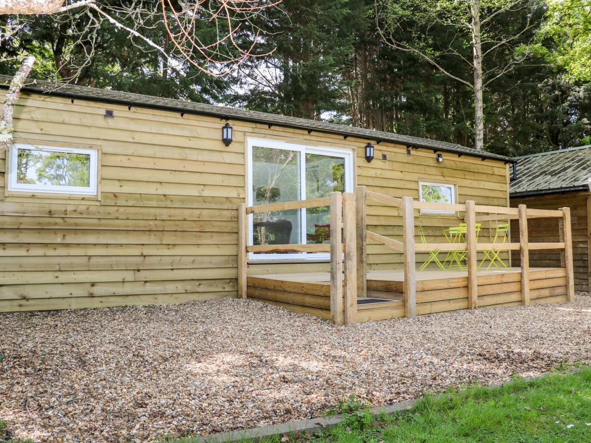 105 M² Cottage ∙ 2 Bedrooms ∙ 4 Guests - West Sussex
