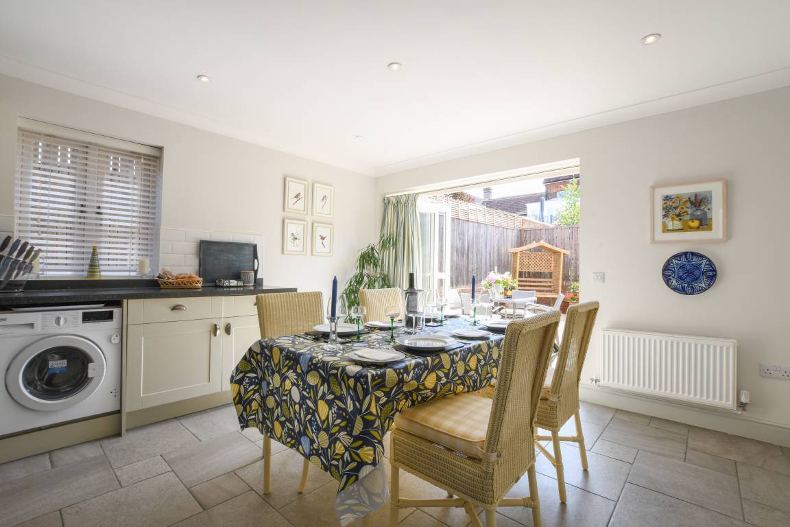 105 M² Cottage ∙ 2 Bedrooms ∙ 4 Guests - Long Melford