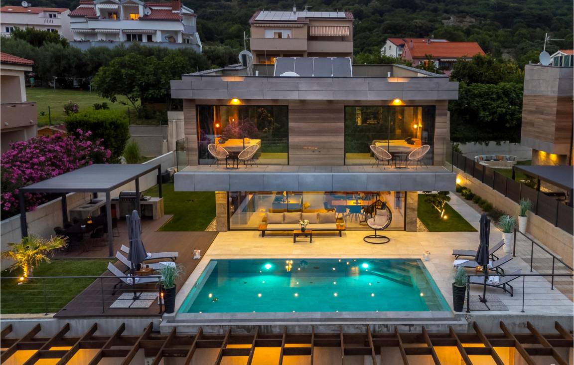 295 M² House ∙ 4 Bedrooms ∙ 8 Guests - Baška