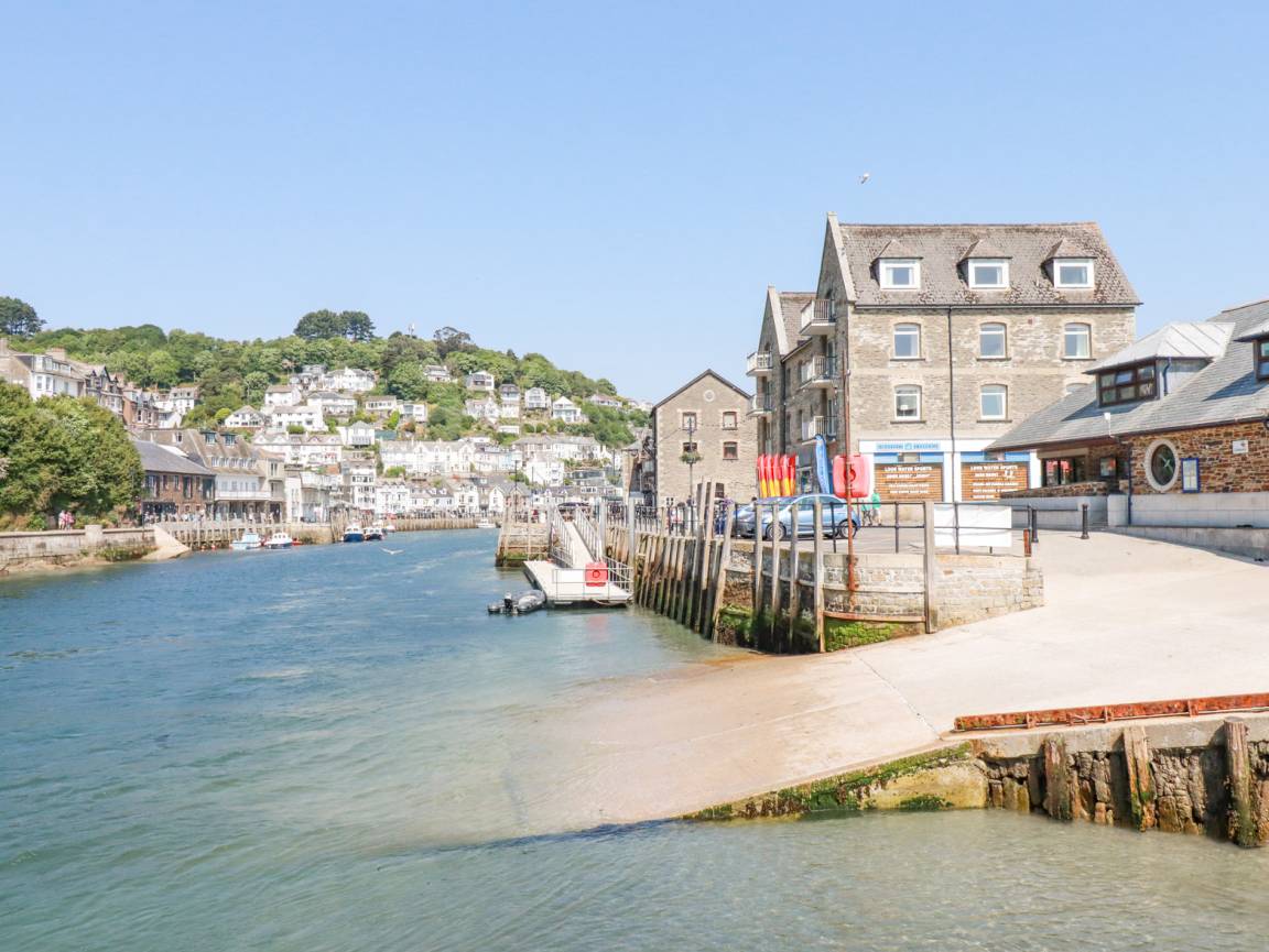 105 M² Cottage ∙ 2 Bedrooms ∙ 4 Guests - Looe