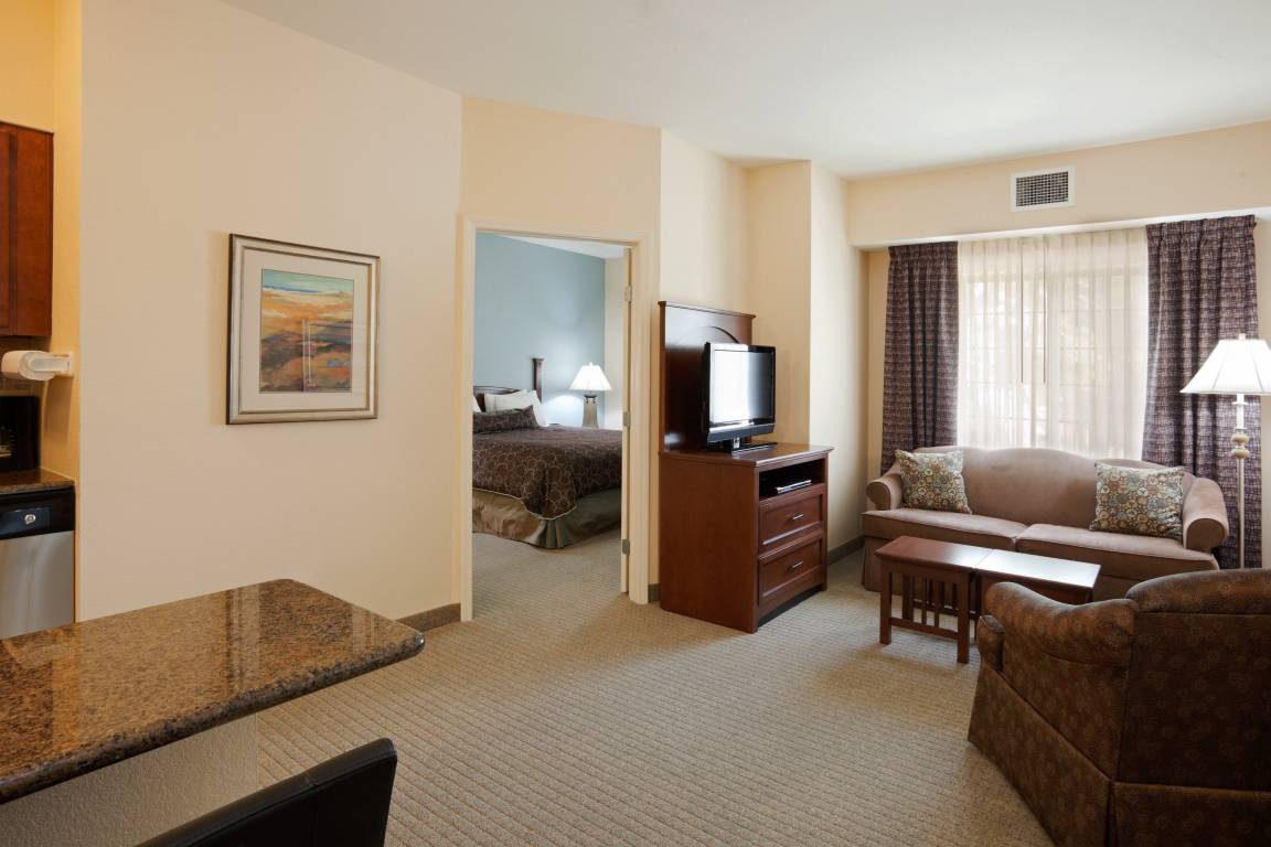 Condo ∙ 2 Bedrooms ∙ 6 Guests - Lafayette, LA