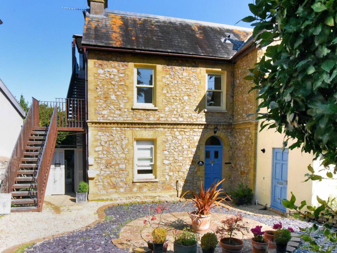 105 M² Cottage ∙ 2 Bedrooms ∙ 4 Guests - Lyme Regis