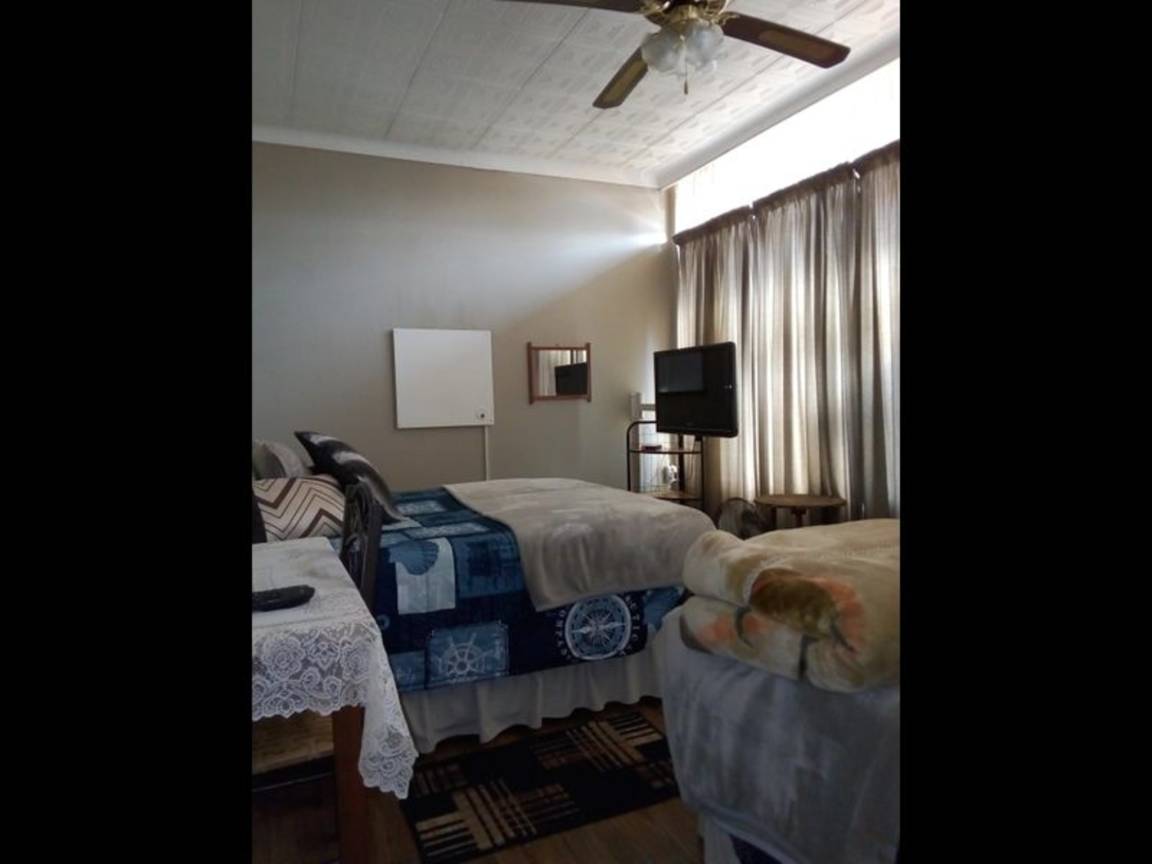 15 M² Private Room ∙ 1 Bedroom ∙ 2 Guests - Carletonville