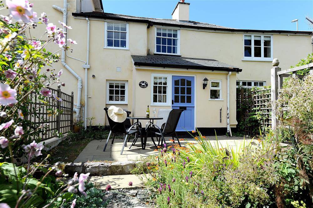 130 M² Cottage ∙ 3 Bedrooms ∙ 4 Guests - Lyme Regis
